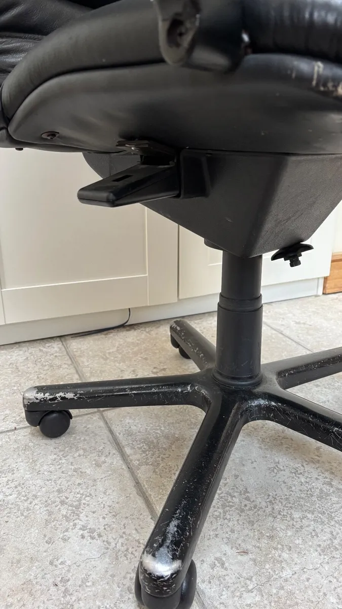 Office Desk Chair - Image 4