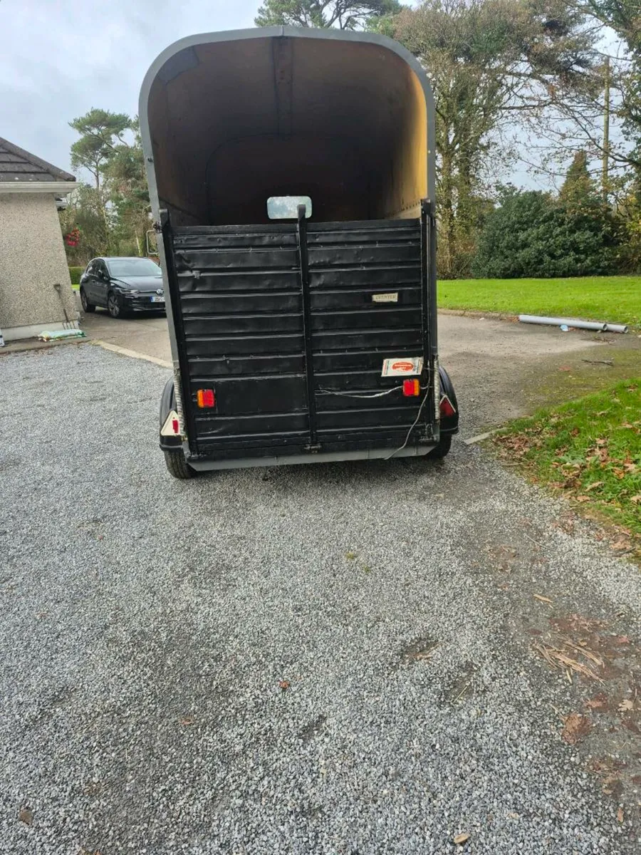 Horse box - Image 2