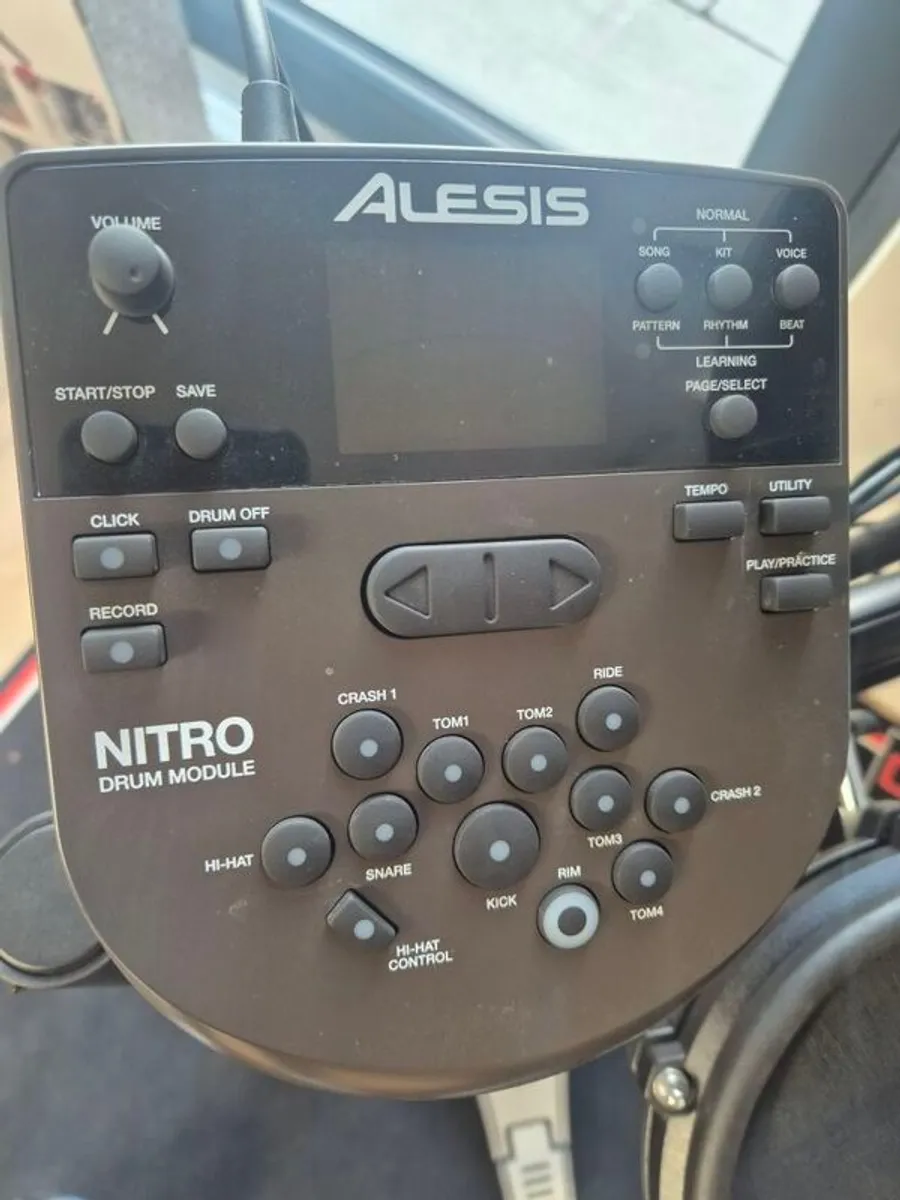 Alesis Nitro Drum Kit and Amp - Image 3