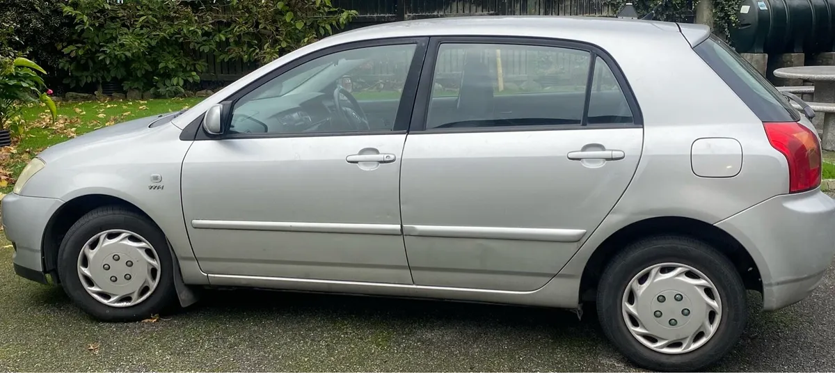 Toyota Corolla 2002 - Image 1