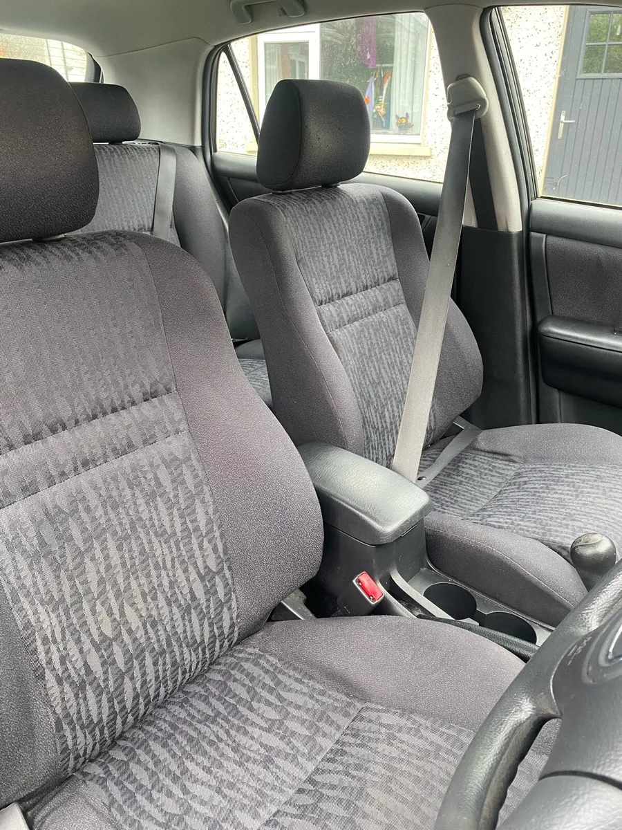 Toyota Corolla 2002 - Image 3