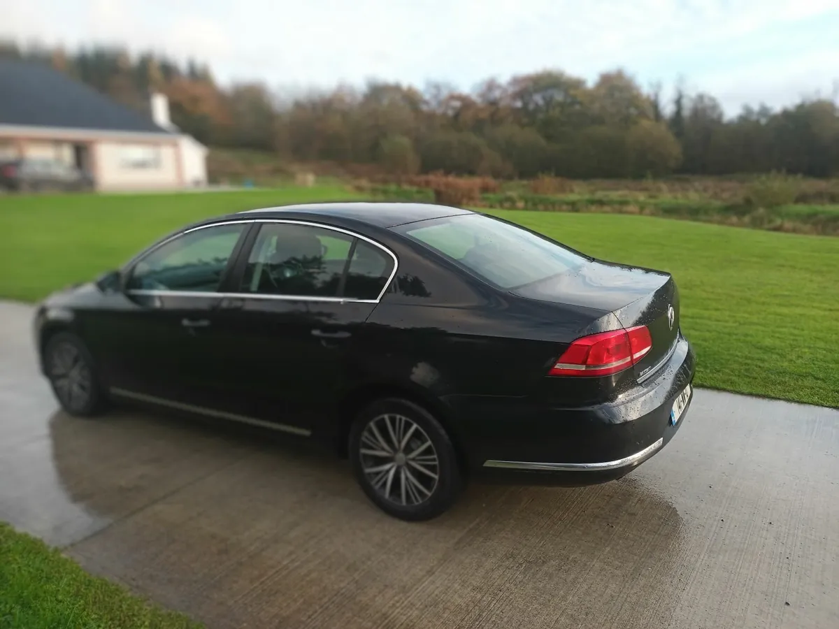 Volkswagen Passat 2014 - Image 2