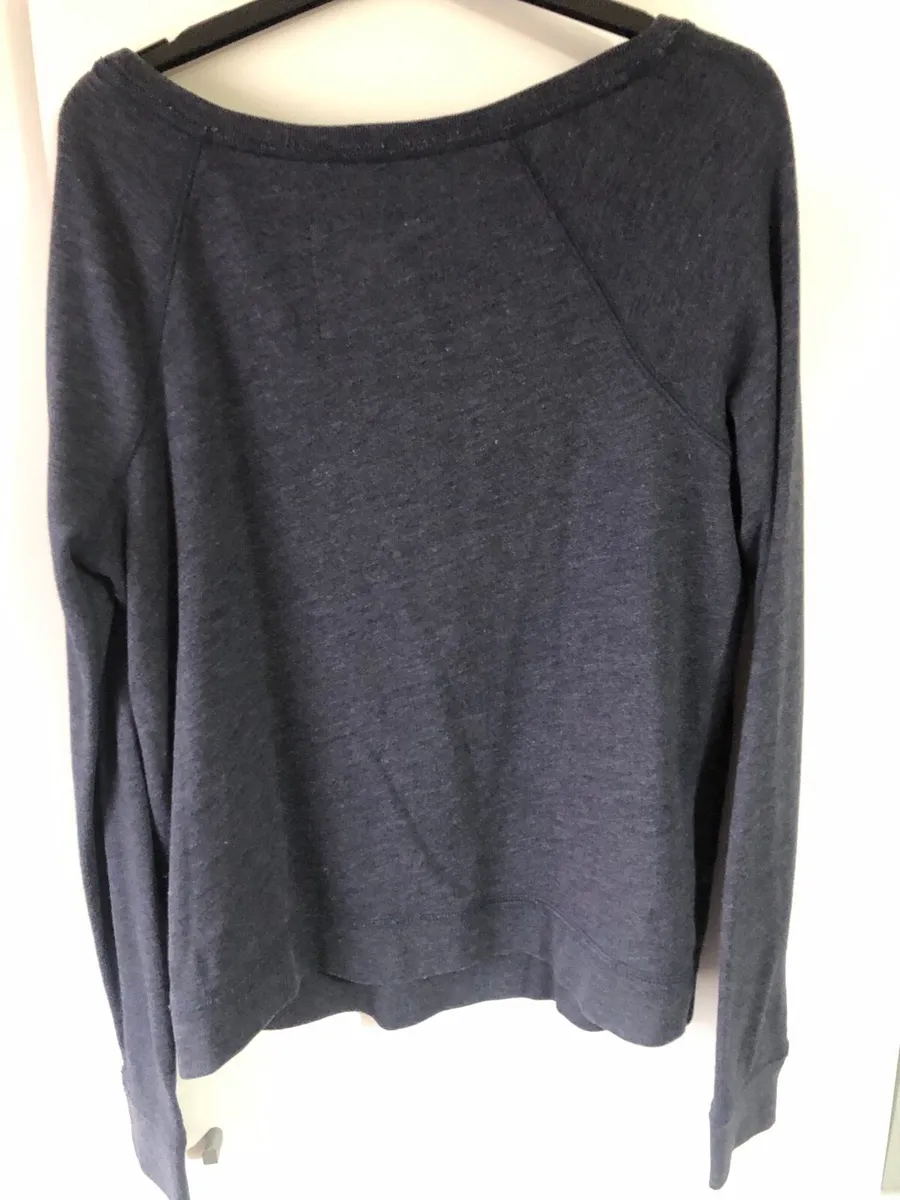 Ladies  hollister sweater size M €5 - Image 2