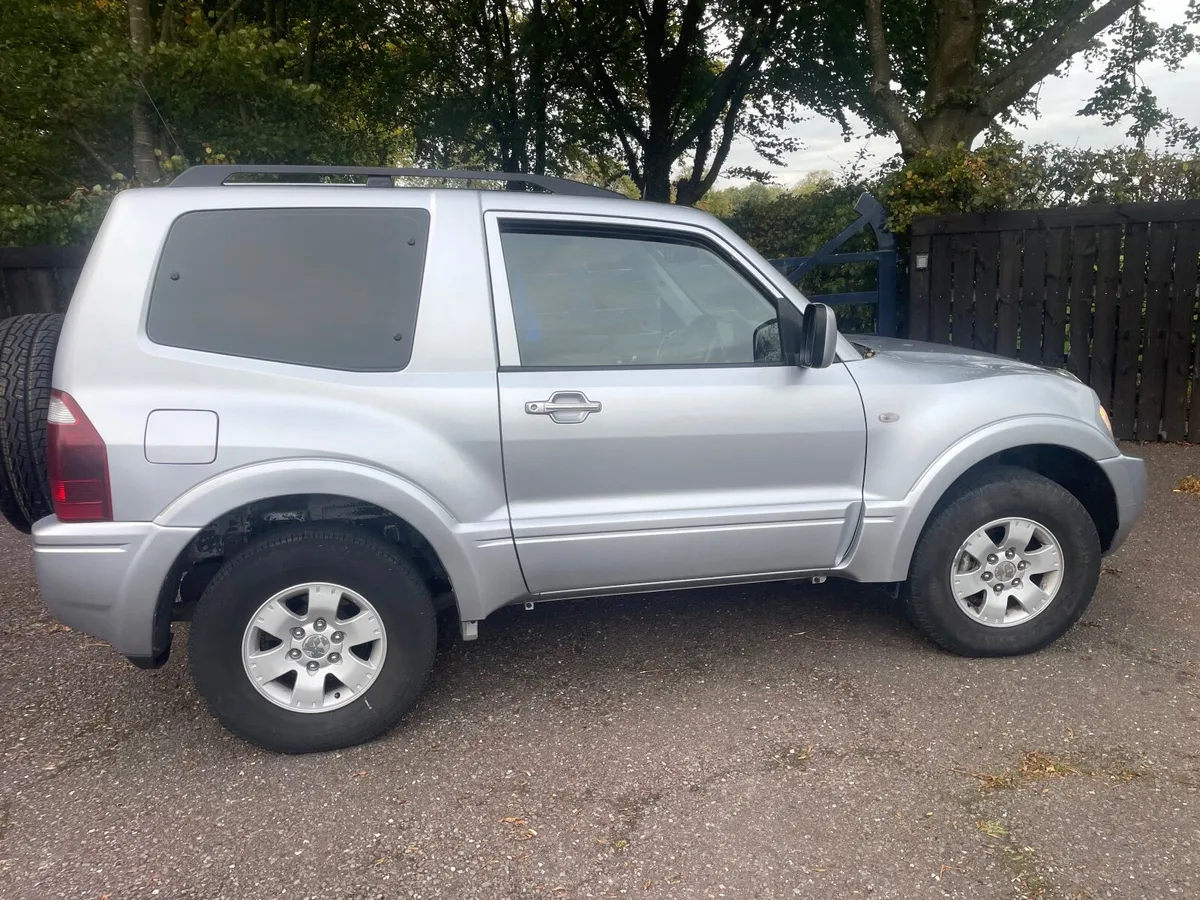 Mitsubishi Pajero 2005 - Image 1