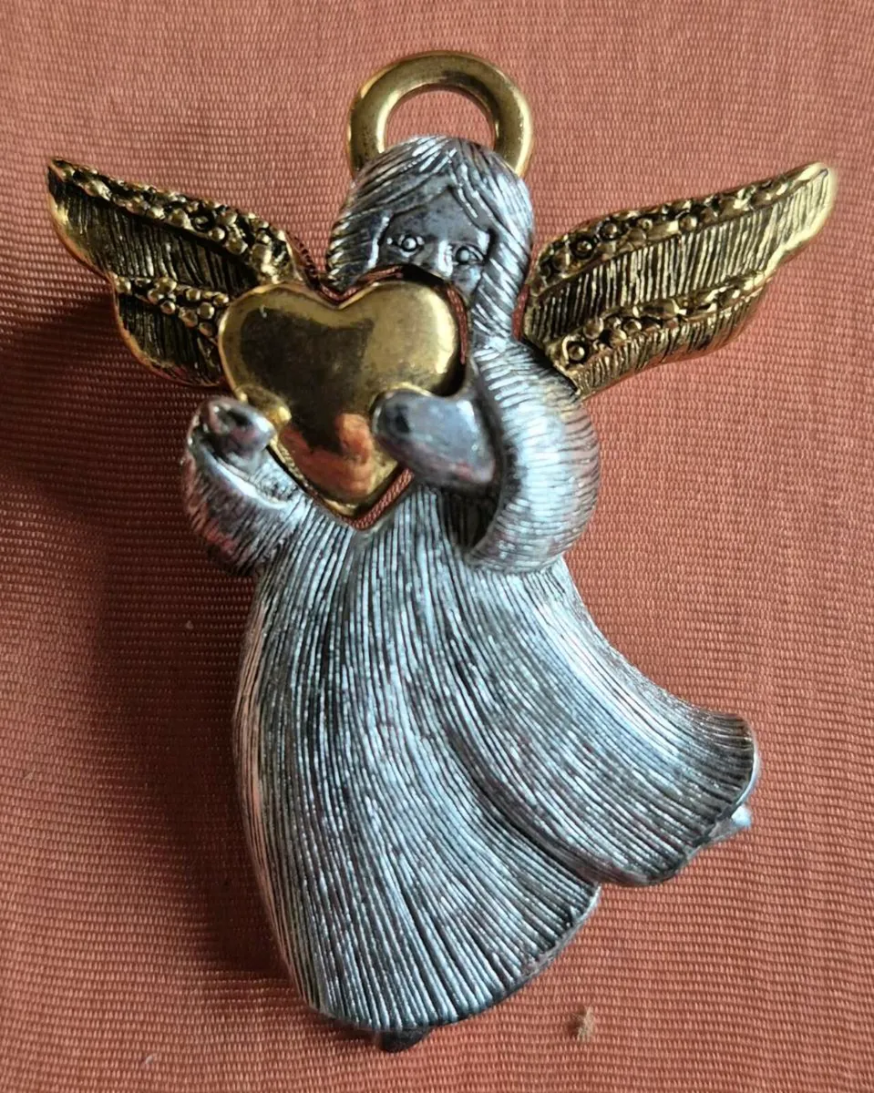 'Liz Claiborne' Angel Brooch - Image 1