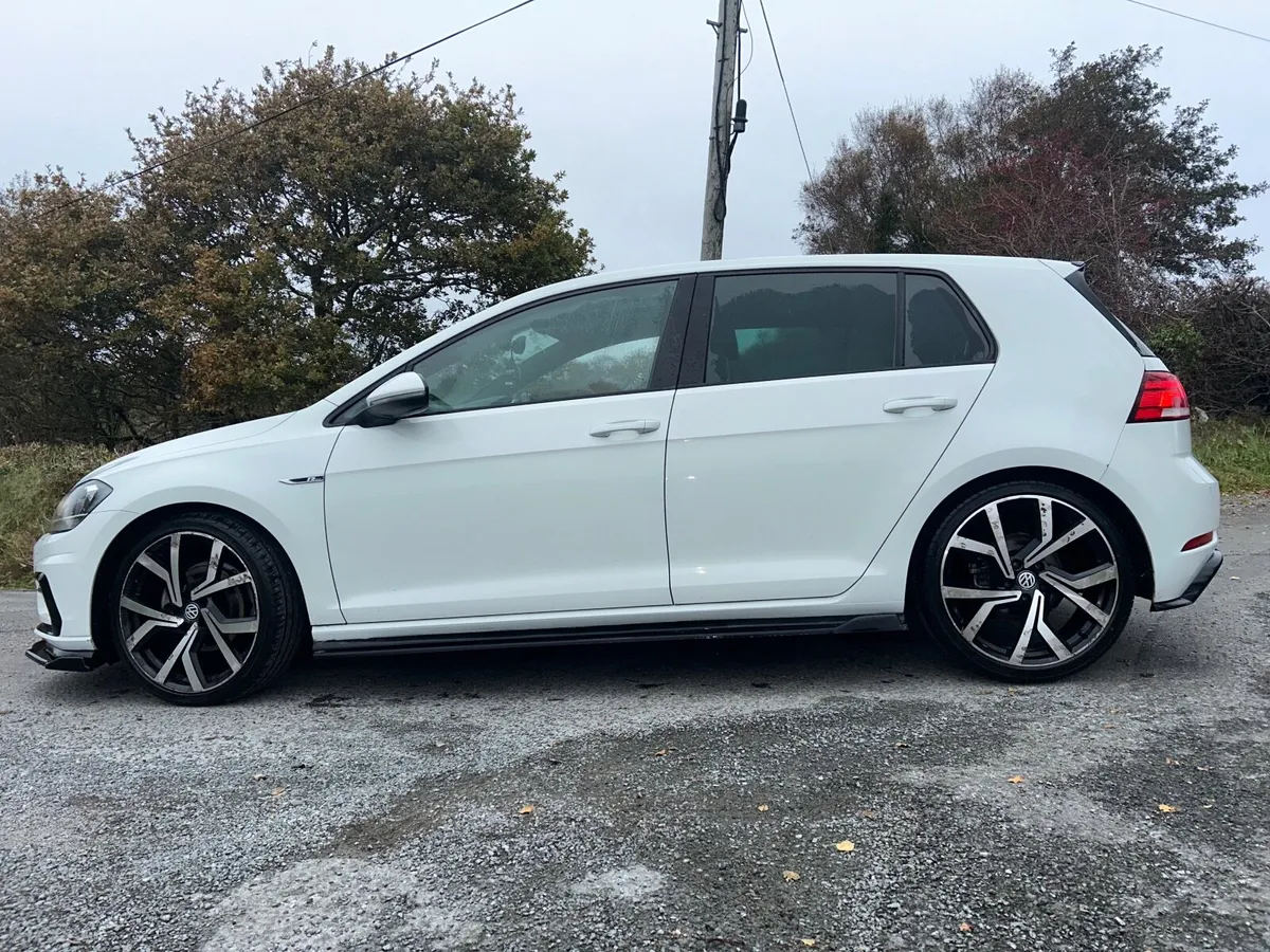 Volkswagen Golf 2017 R-Line - Image 3