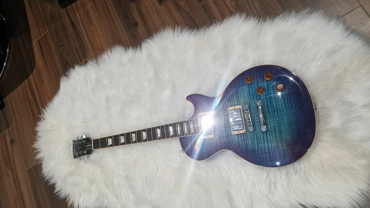 Guitar - Image 4