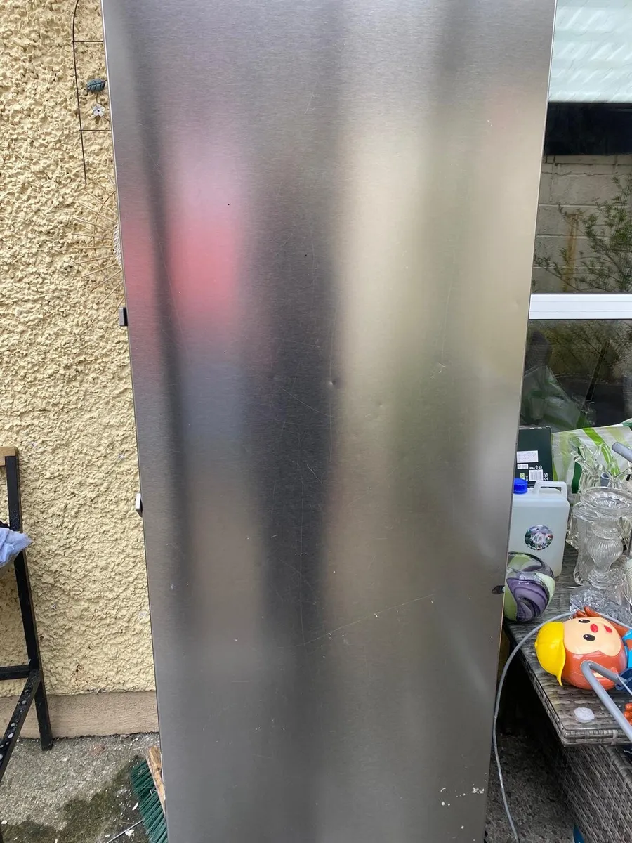 Have a fridge for sale in very good condition - Image 1