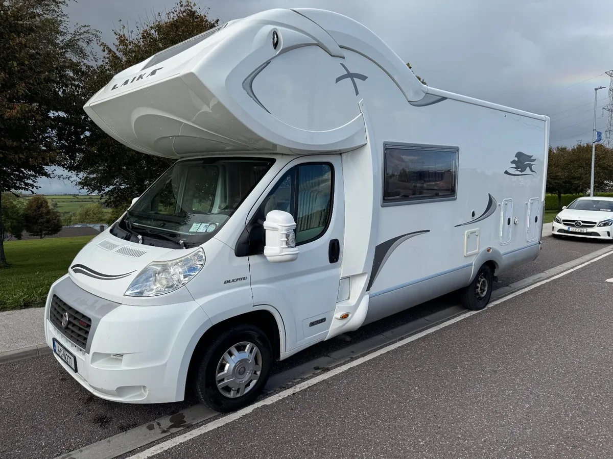 Spacious 2011 Motorhome, 6 berth, 1 owner - Image 1