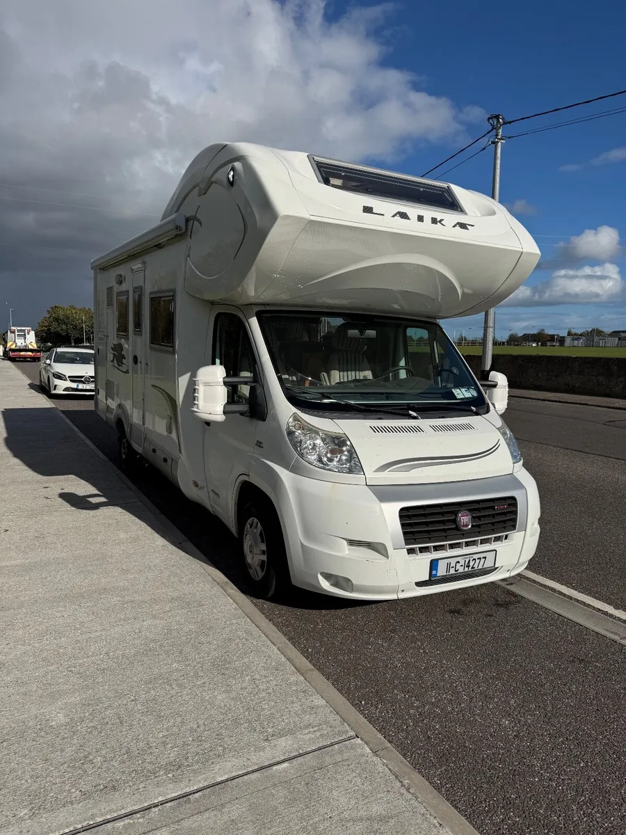 Spacious 2011 Motorhome, 6 berth, 1 owner - Image 4
