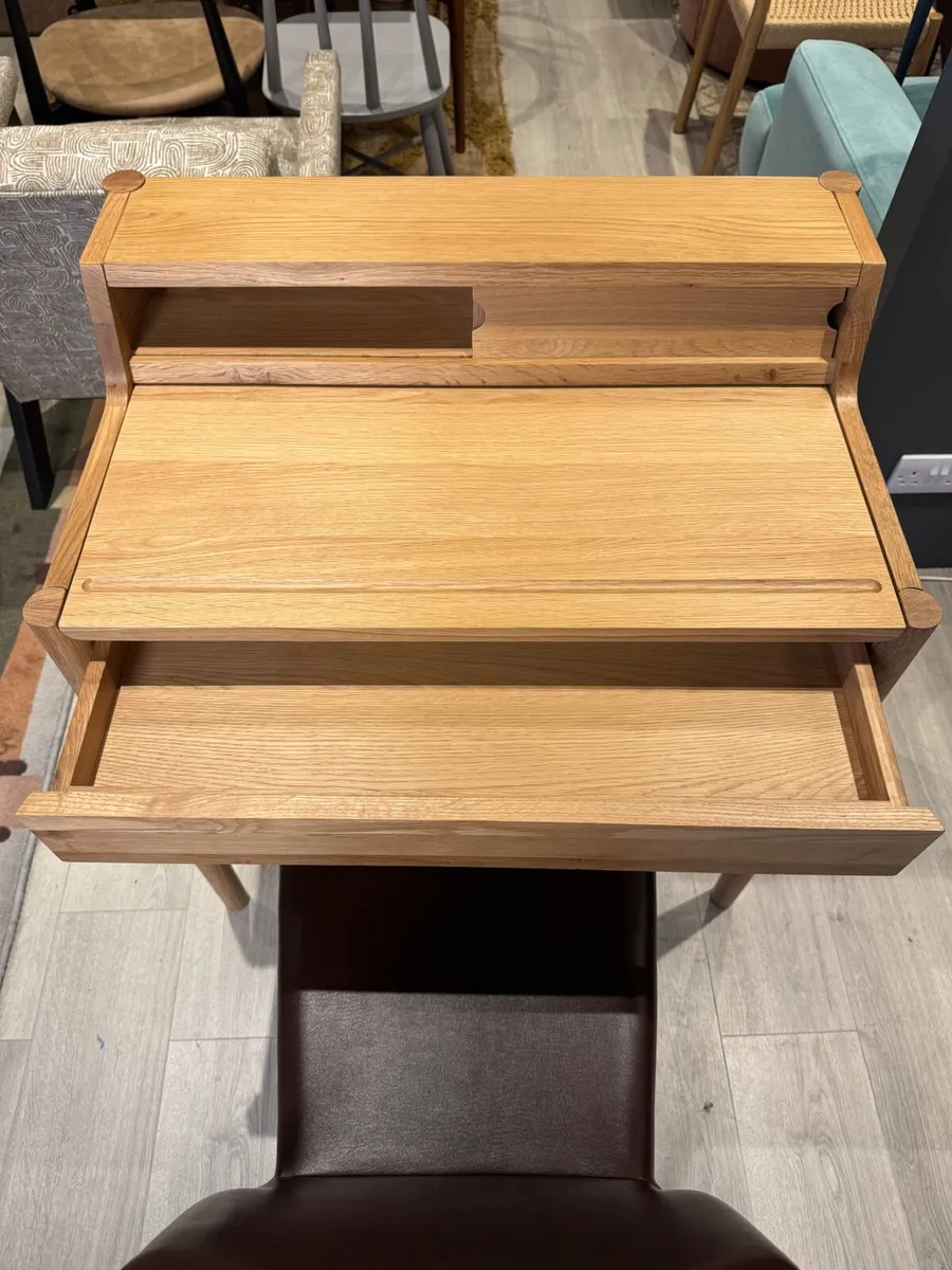 Desk - Image 4
