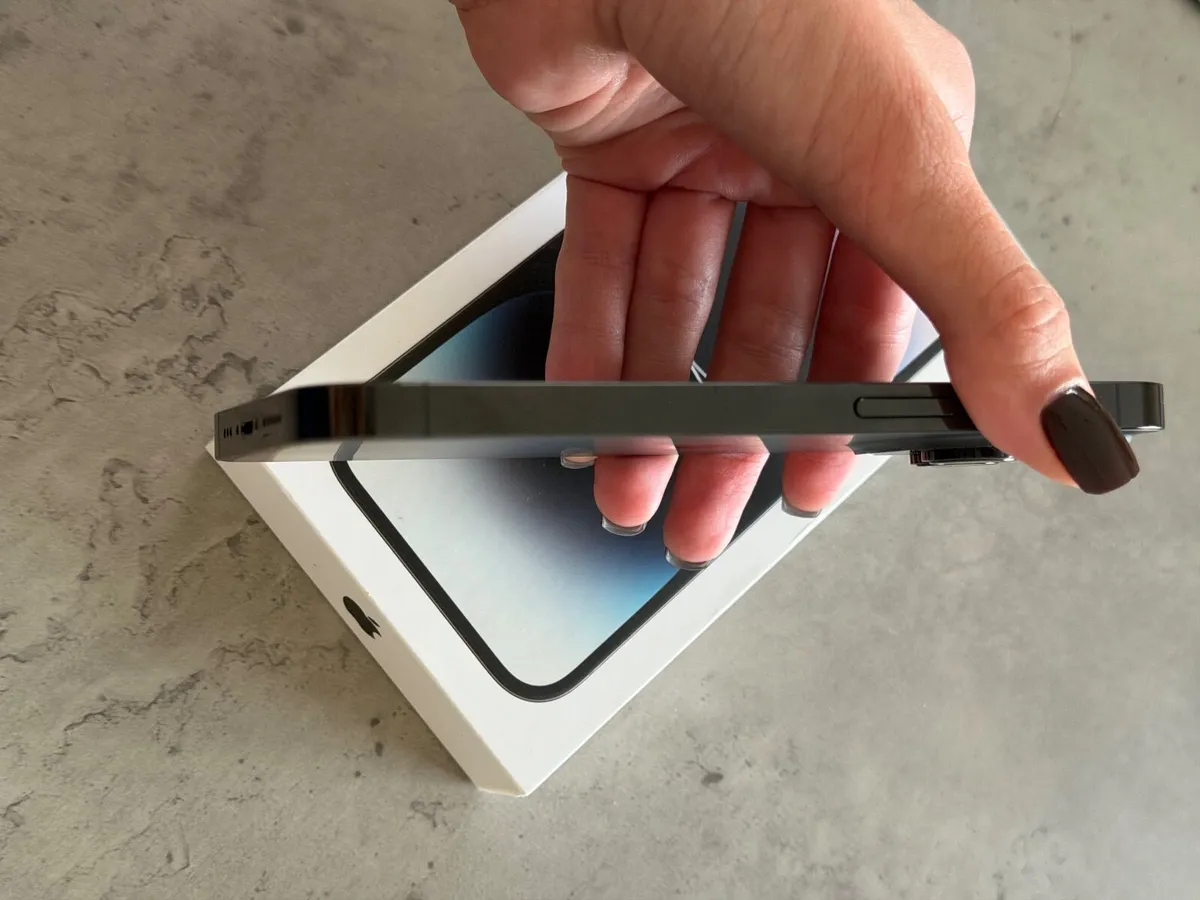 iPhone 14 Pro - Image 3