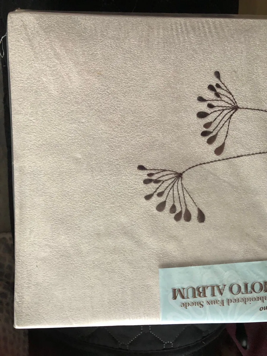 New photo album 6”x4” €10 - Image 1