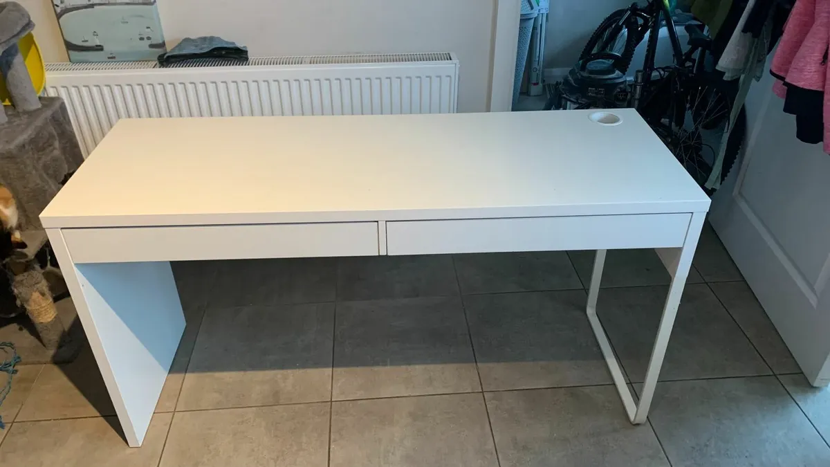 White Desk 142 x 50 x 75 cm - Image 1