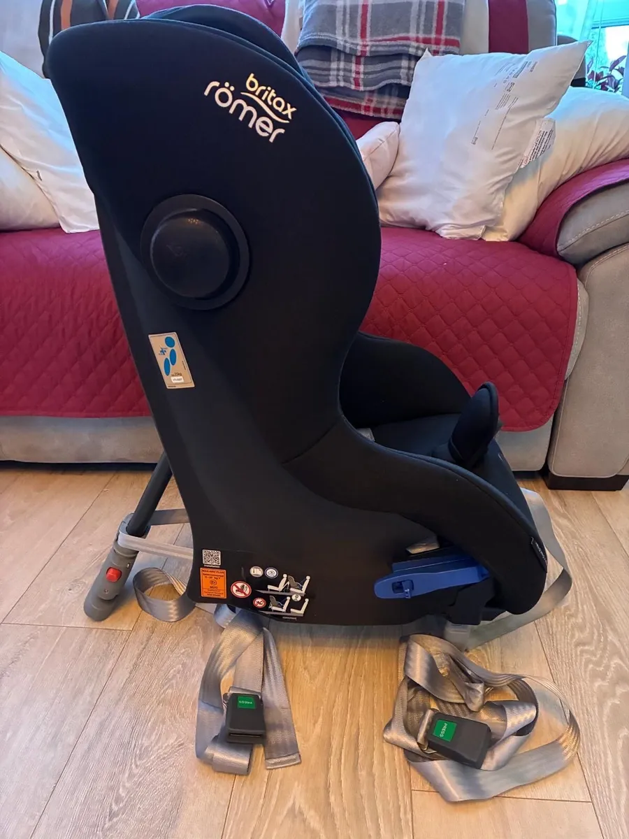 Britax Romer rear facing car seat - Image 2