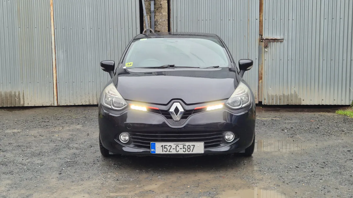 Renault Clio Dynamique Nav 1.2 75HP Manual - Image 2
