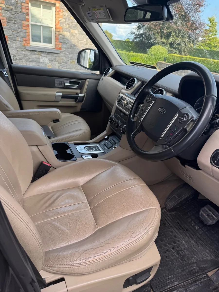 Land Rover Discovery 2015 - Image 1