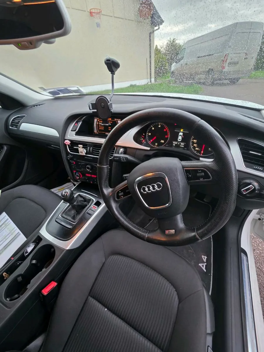 Audi a4 2.0l desel 2011 - Image 3