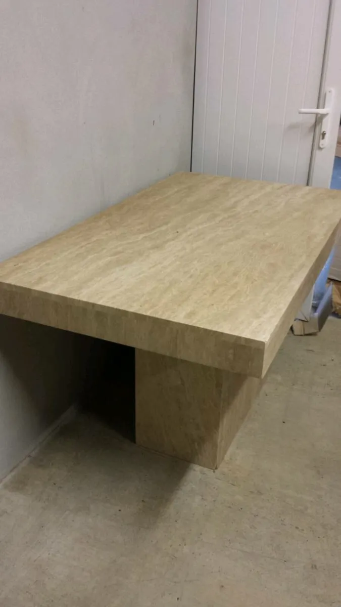 Marble table - Image 1
