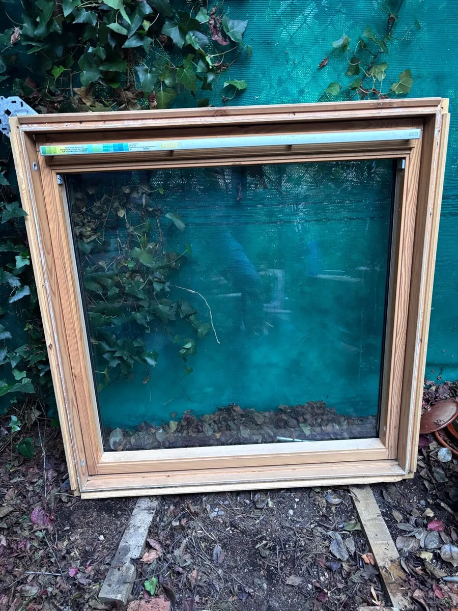 Selection of second hand VELUX roof windows - Image 2