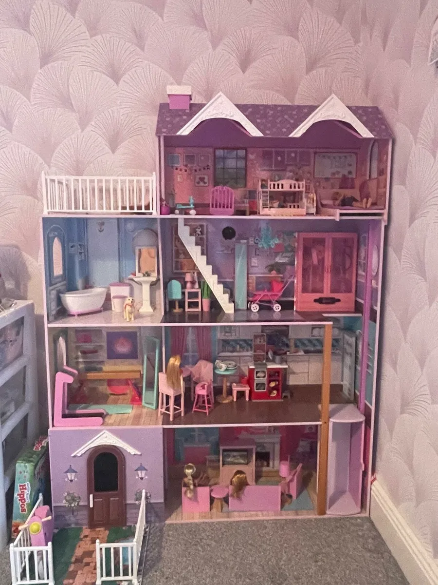 Barbie House - Image 1