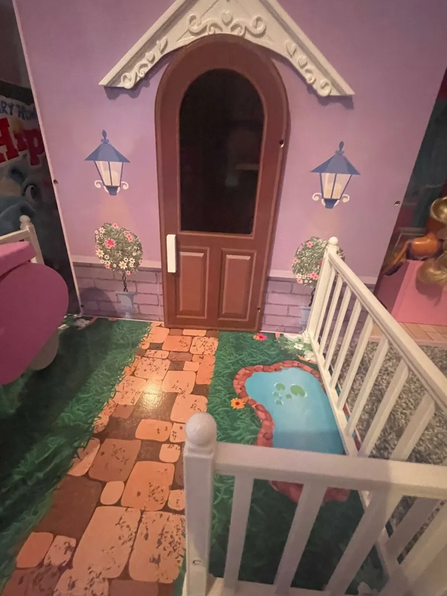 Barbie House - Image 3