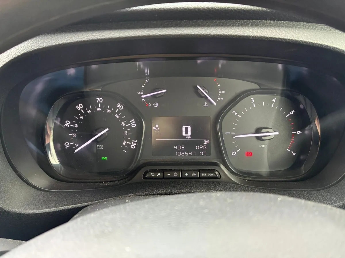 Peugeot Expert 2020 - Image 2