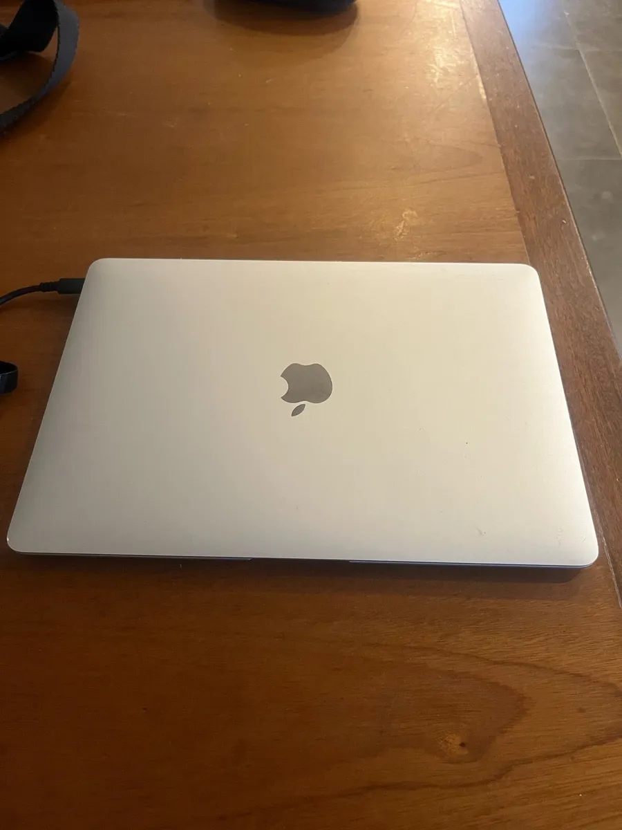 MacBook Air 13 - Image 1