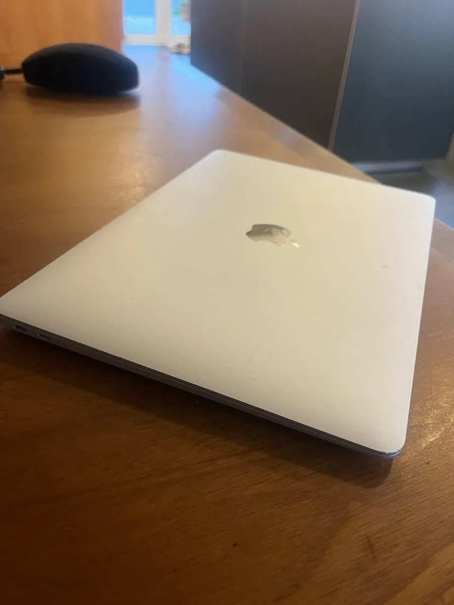 MacBook Air 13 - Image 3