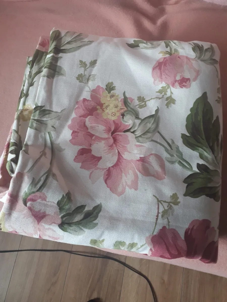 Laura Ashley Curtains - Image 1