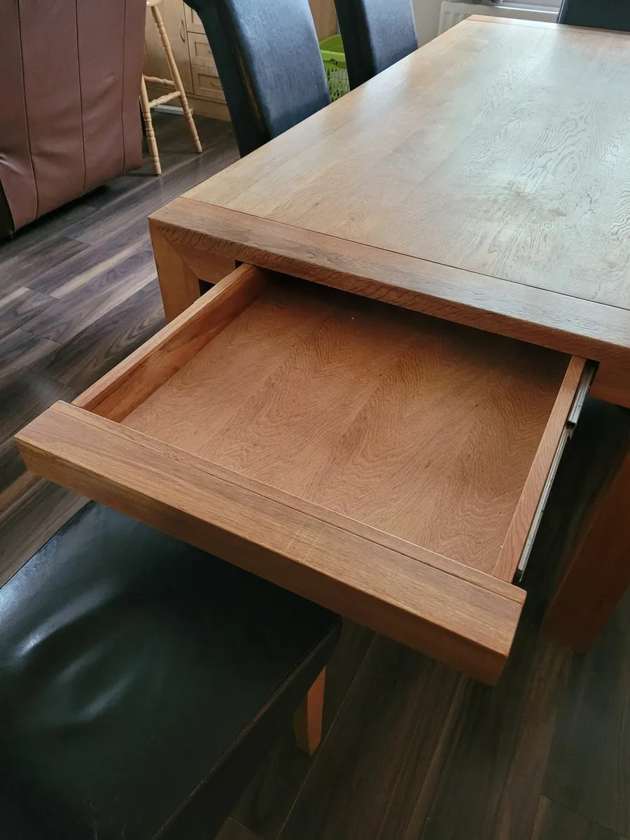 Solid Oak Dining Table & 6 chairs - Image 2