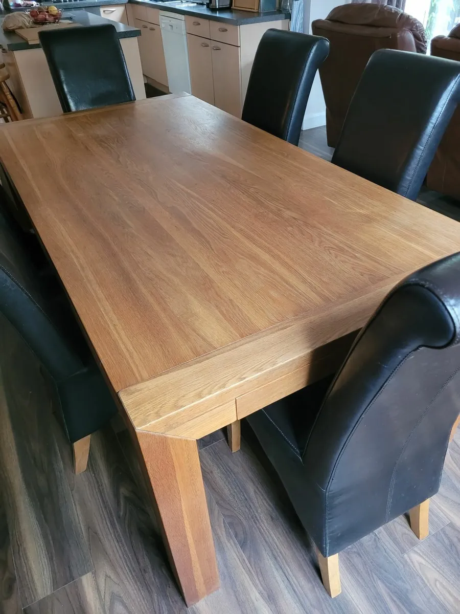 Solid Oak Dining Table & 6 chairs - Image 3