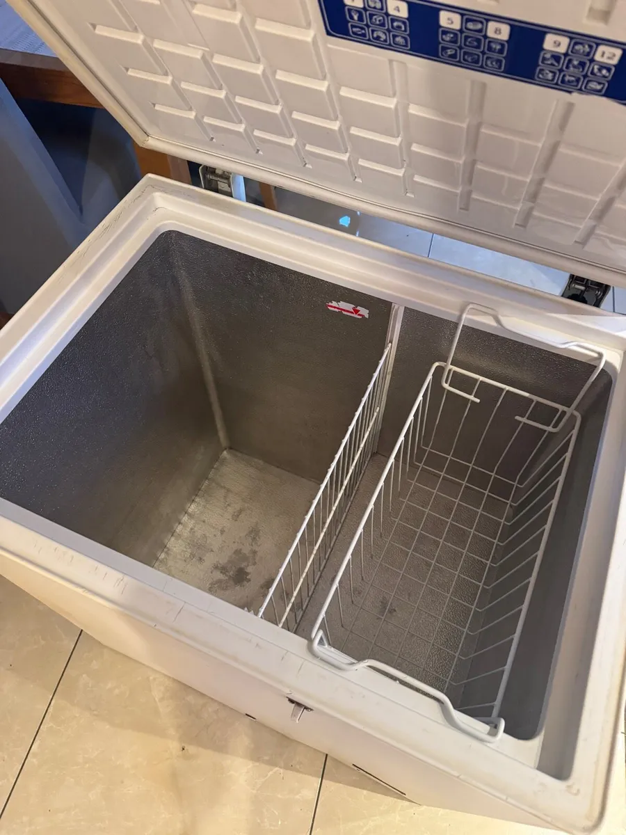 Chest Freezer - Image 3