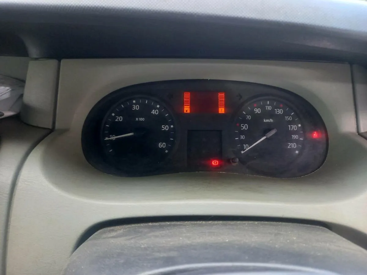 Renault trafic 2L - Image 4