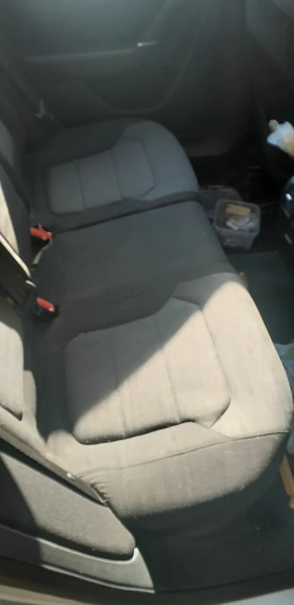 Volkswagen Passat  Estate 2014 - Image 2