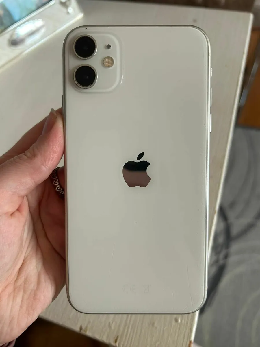 Ipad/ iPhone 11 - Image 4