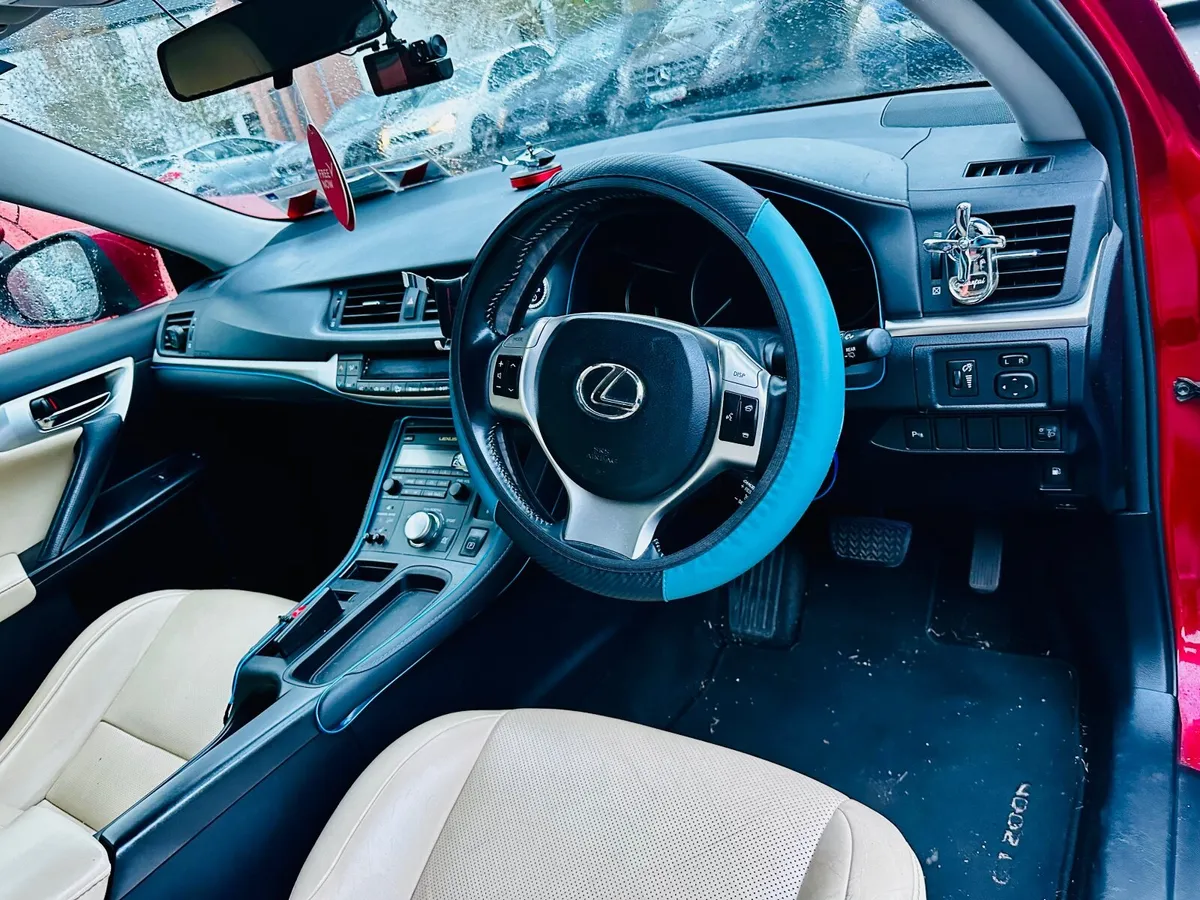 Lexus CT200h 2012 - Image 4