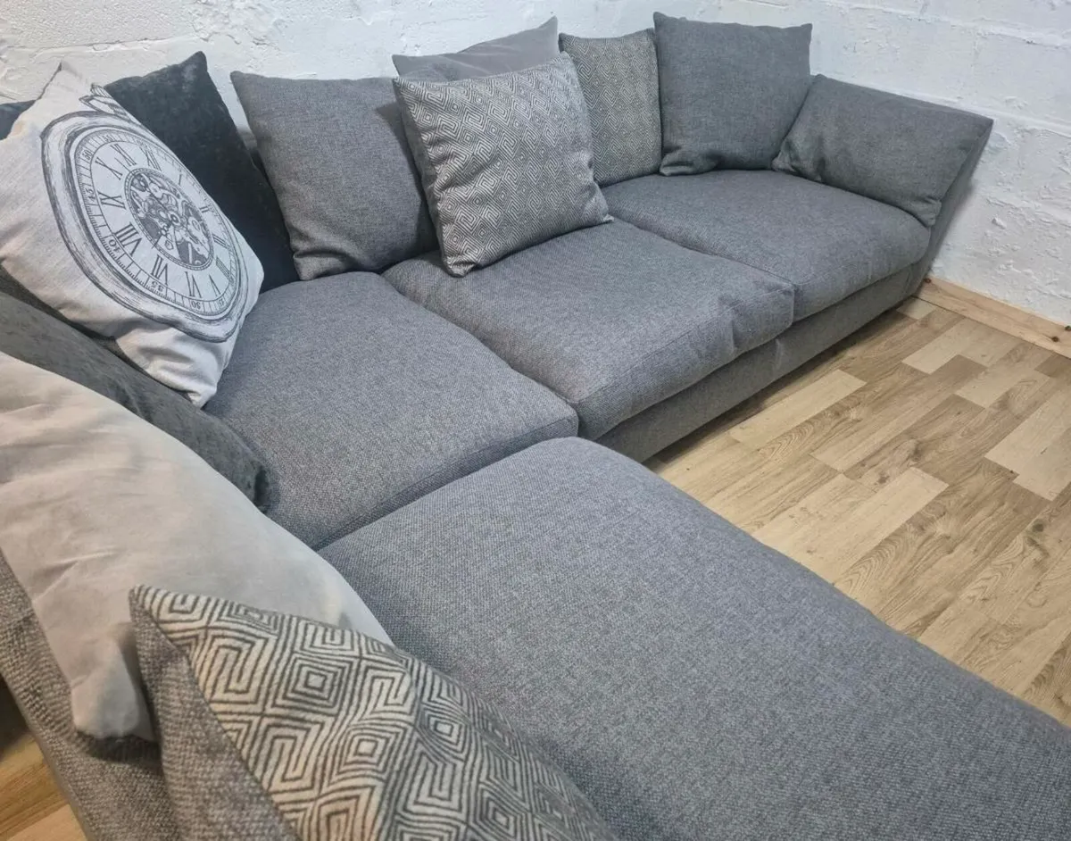 Large Corner Sofa ,Delivery in Dublin - Image 2