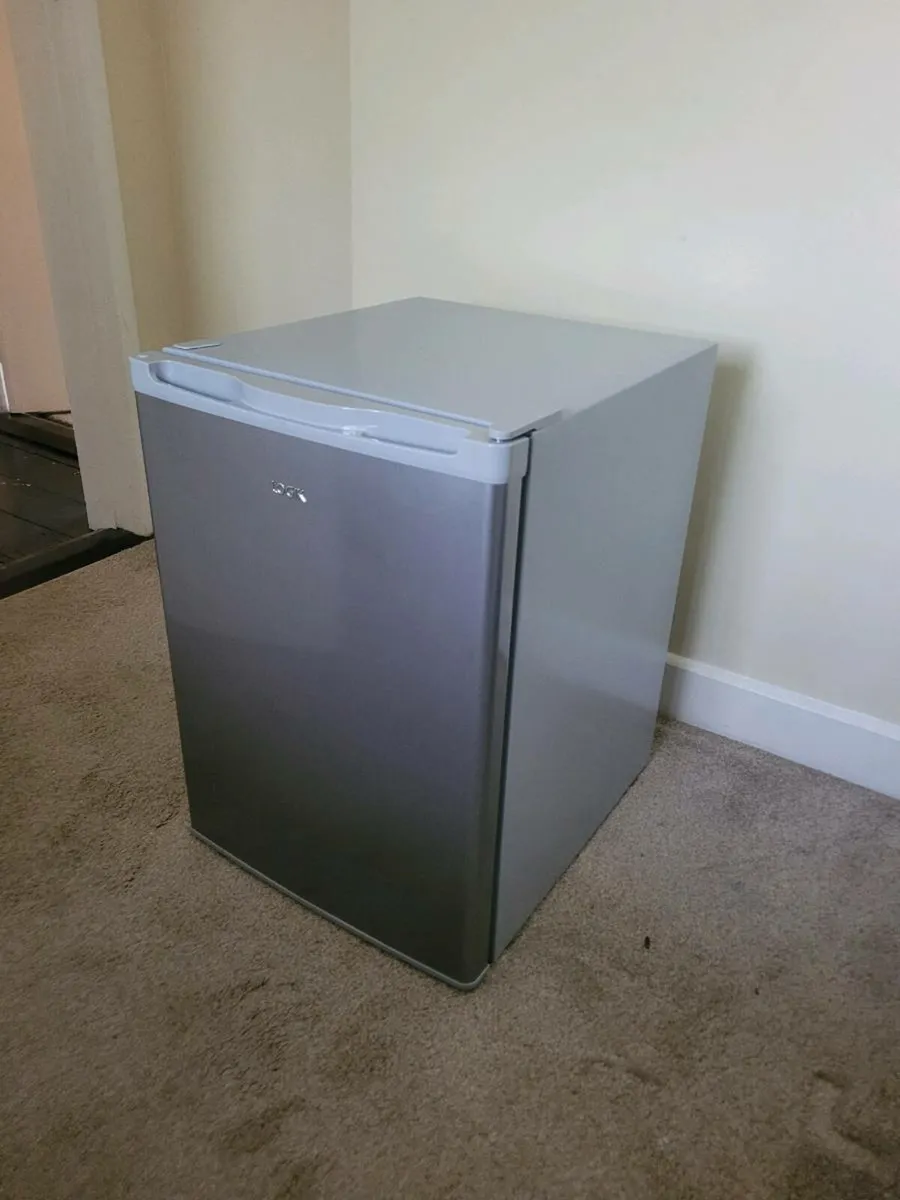 Logik Mini Fridge - Image 1
