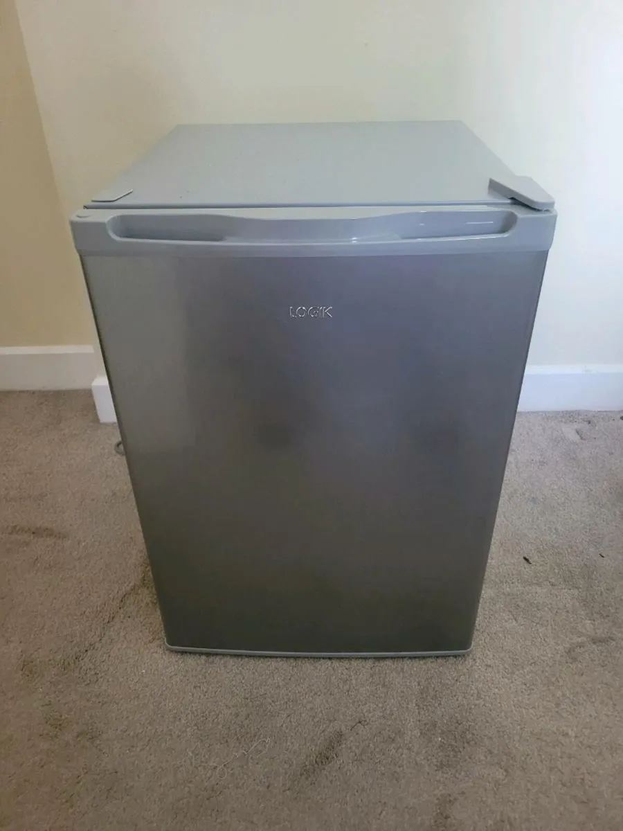 Logik Mini Fridge - Image 2