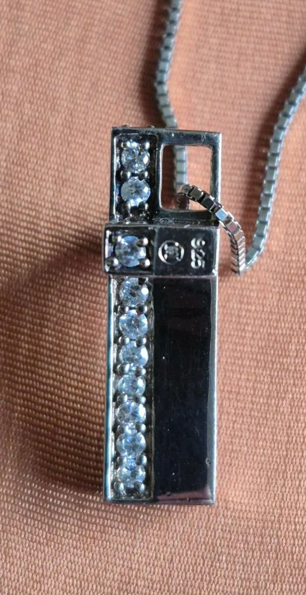 925 Silver 3D Cross Pendant & Chain - Image 4