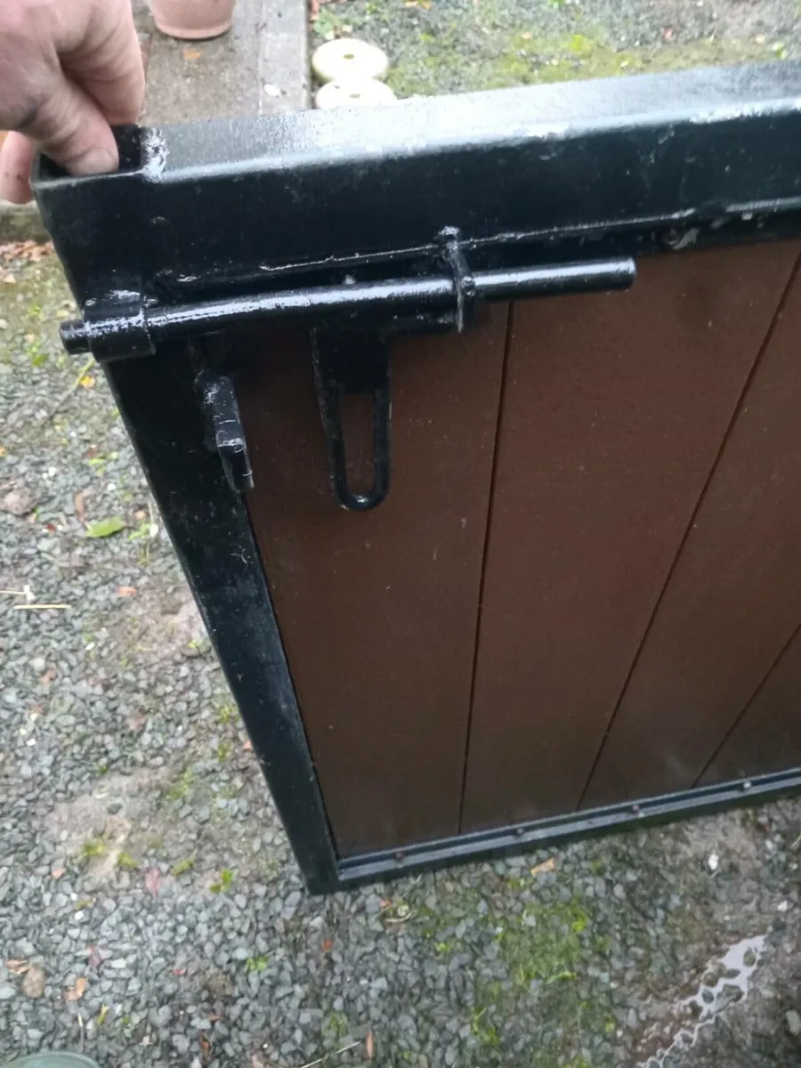 Gate - Image 2