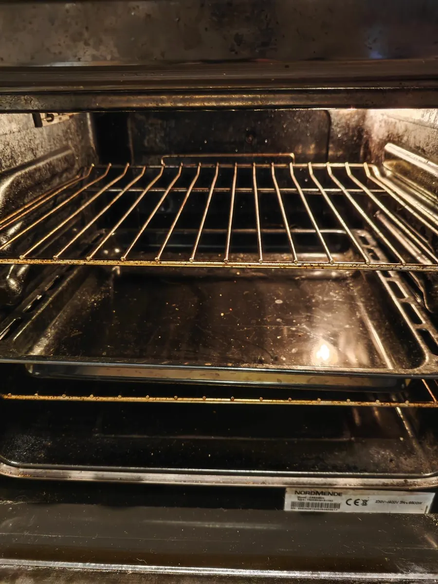 Free Electric Cooker 60cm - 4 hobs and Oven/Grill - Image 2