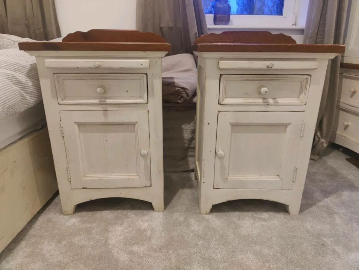 Bedroom furniture set - Image 2