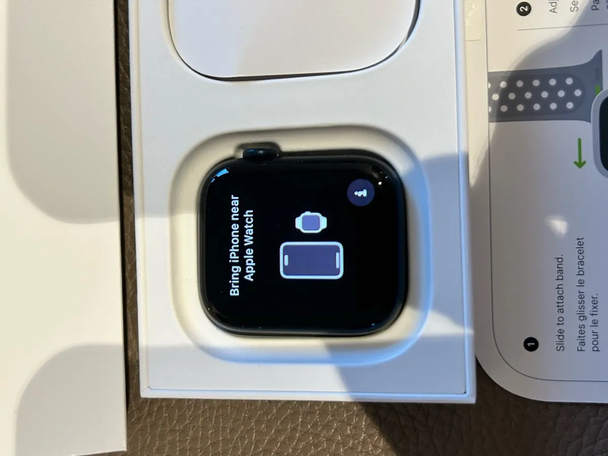 Apple Watch 9 Nike 45 mm like New - Image 4