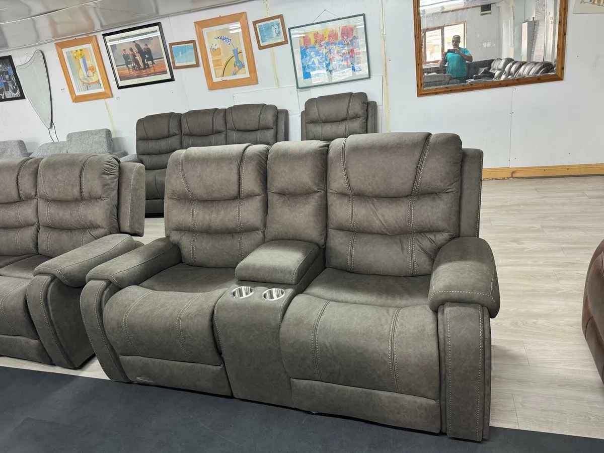 Madison recliners - Image 4