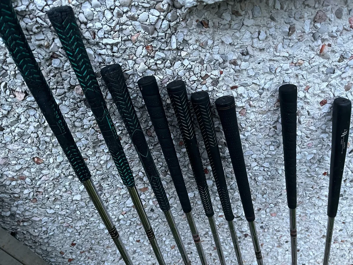 Old golf clubs - Image 4
