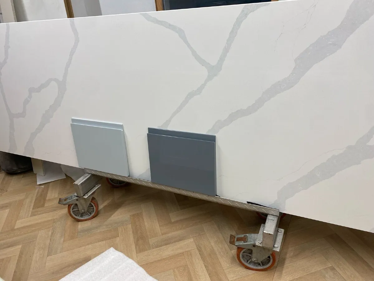 Calacatta gold quartz worktops - Image 3