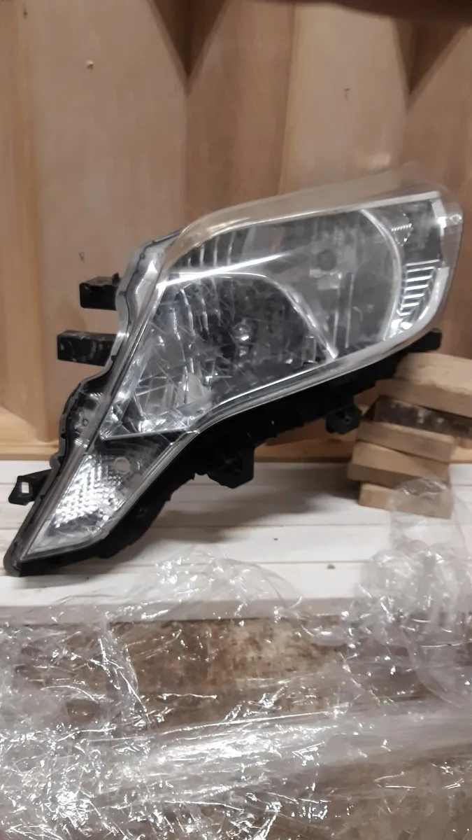 Landcruiser lights - Image 1