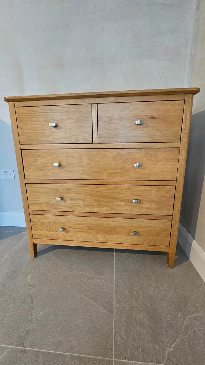Chest of 5 drawers solid oak. - Image 2